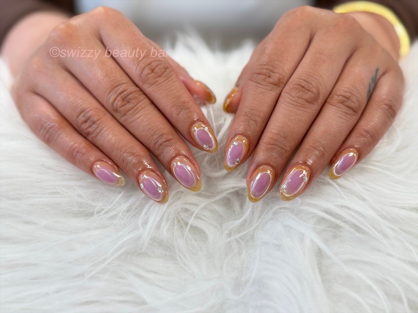 Gold Lilac Ombre nail art at Swizzy Beauty Bar, Japanese gel nails Flushing NY