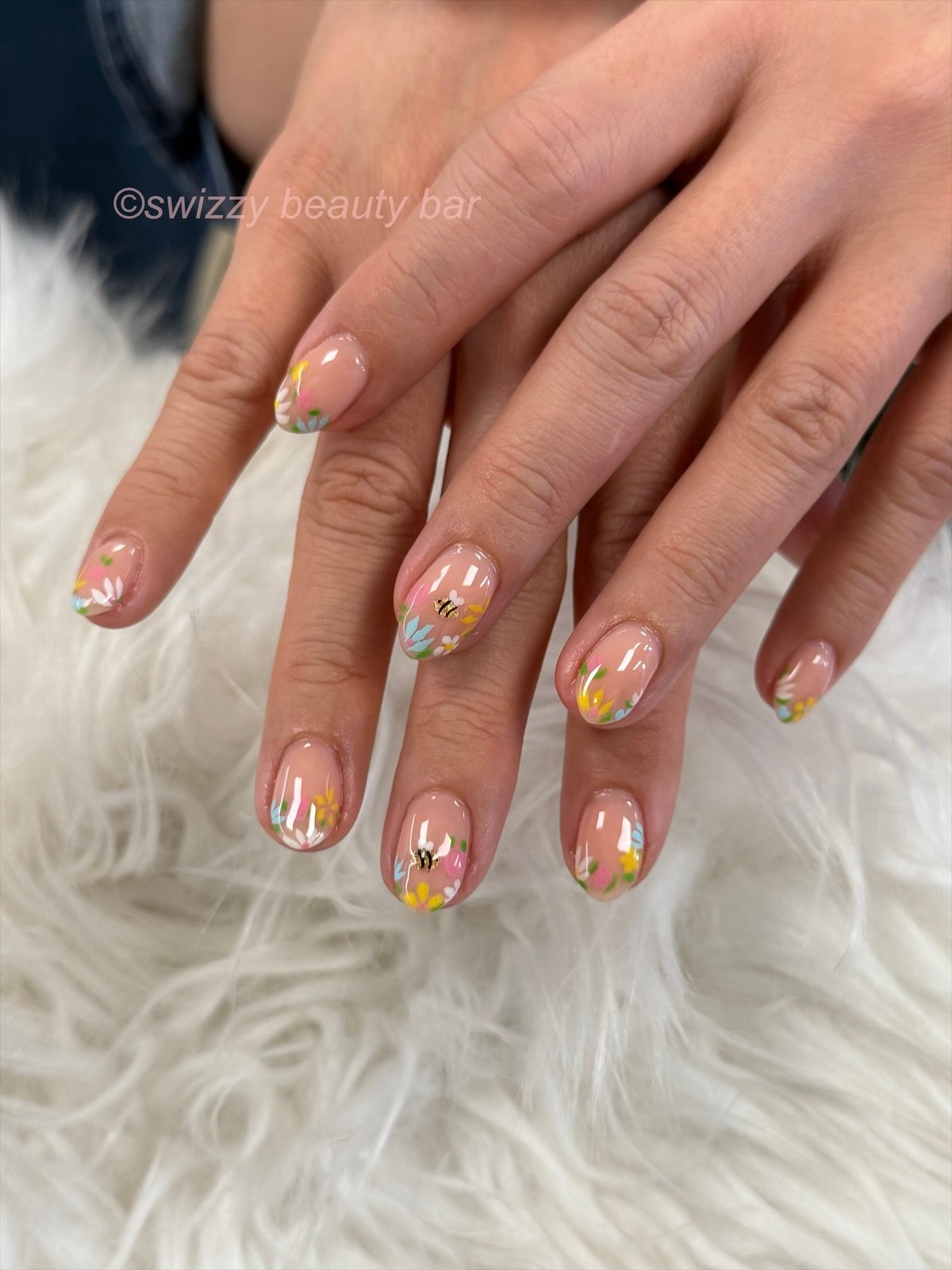 Flowers & Bee nail art at Swizzy Beauty Bar, Japanese gel nails Flushing NY